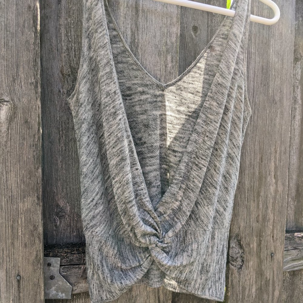 Lululemon twist back top Small